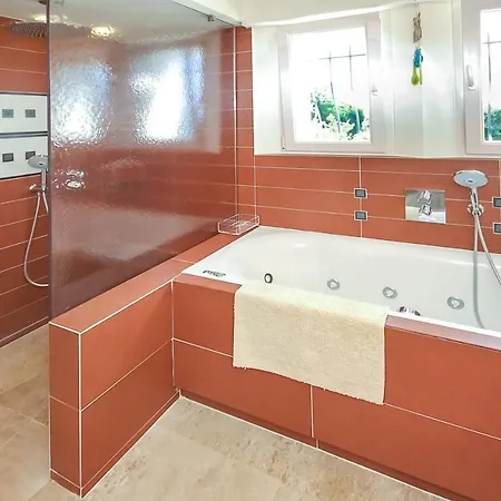 Pramousquier Sleeps 8 Pool Air Con Wifi ル・ラヴァンドゥー
